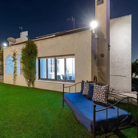 Happy Place By Fidalsa Villa *